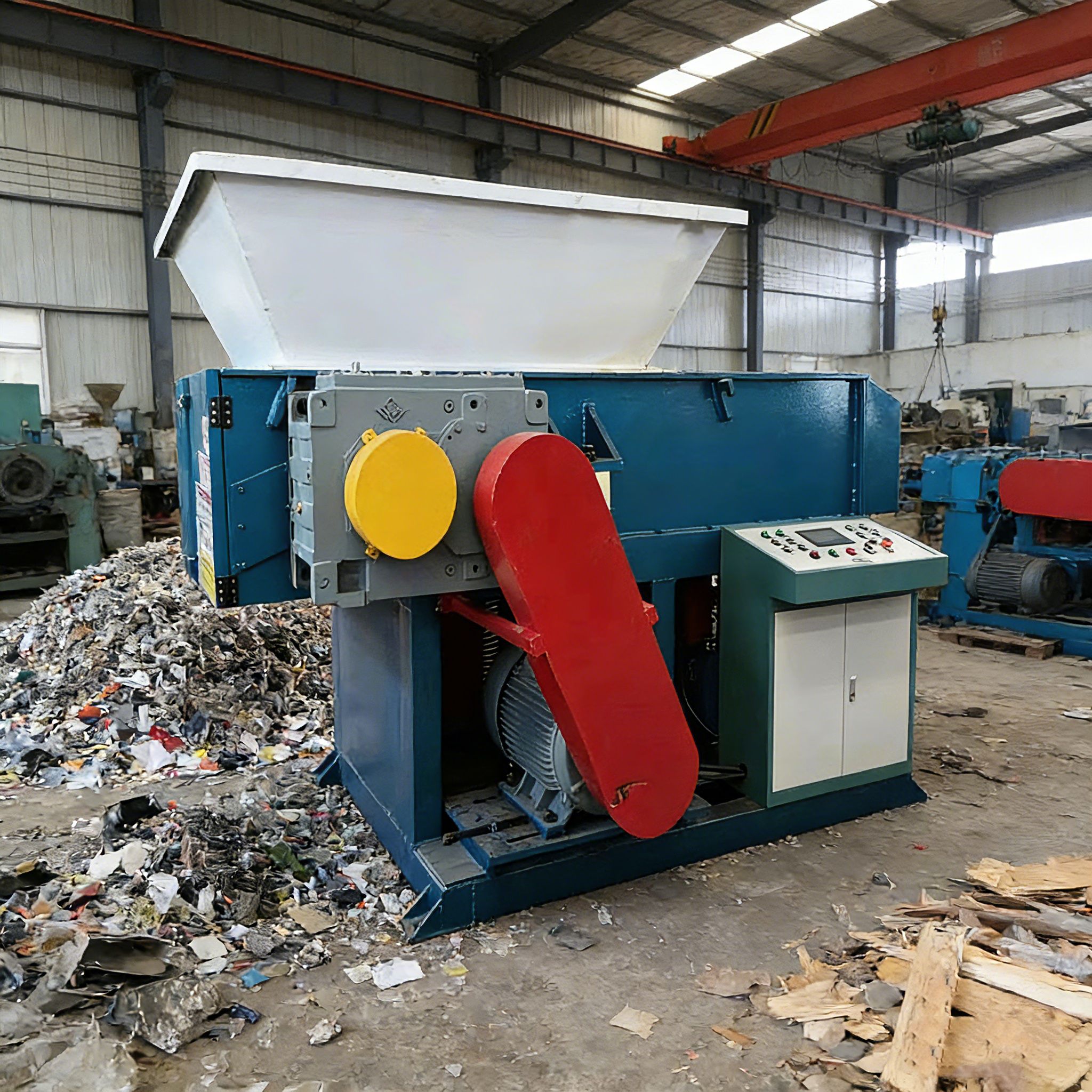 Hydraulic single shaft shredder